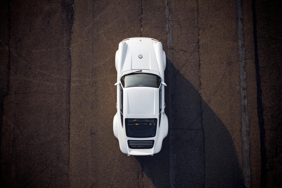  Porsche 911 DLS by Singer 2018 года  (фото 20 из 40)